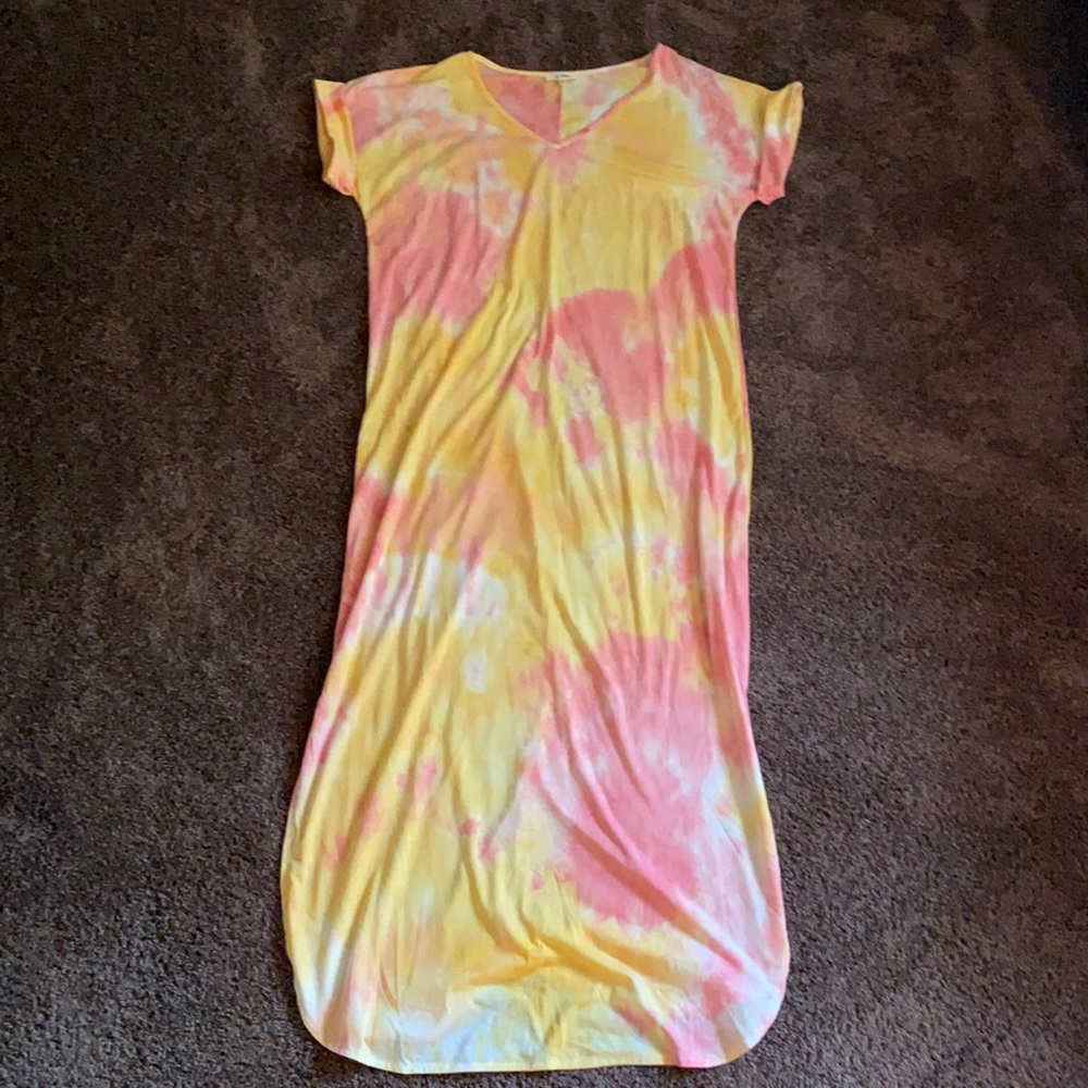 NWOT Short Sleeve Pink and Yellow Tie Dye T-shirt Maxi Dress
